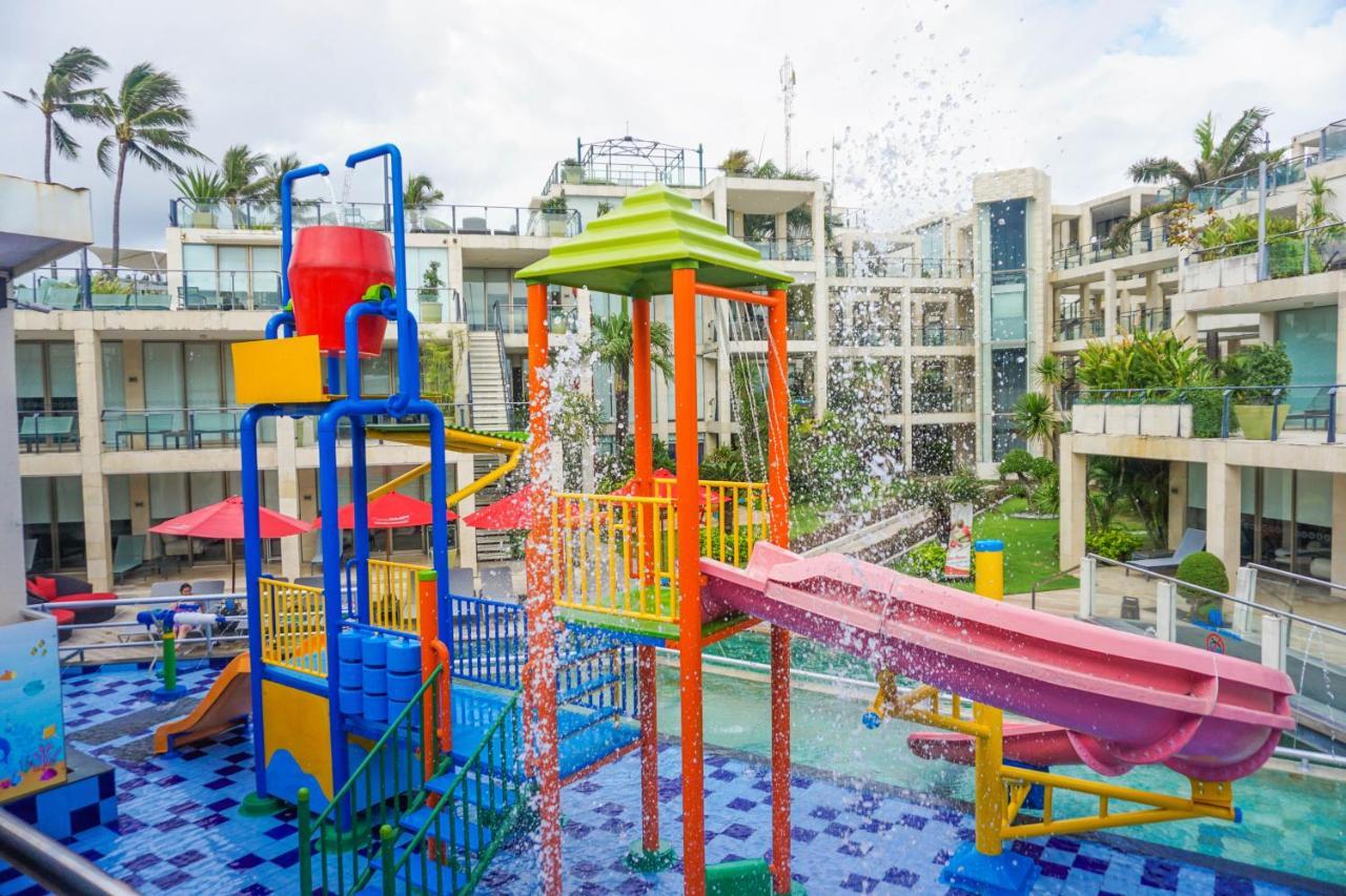 Furamaxclusive Ocean Beach Seminyak Bali Legian  Exterior photo Water park at the hotel
