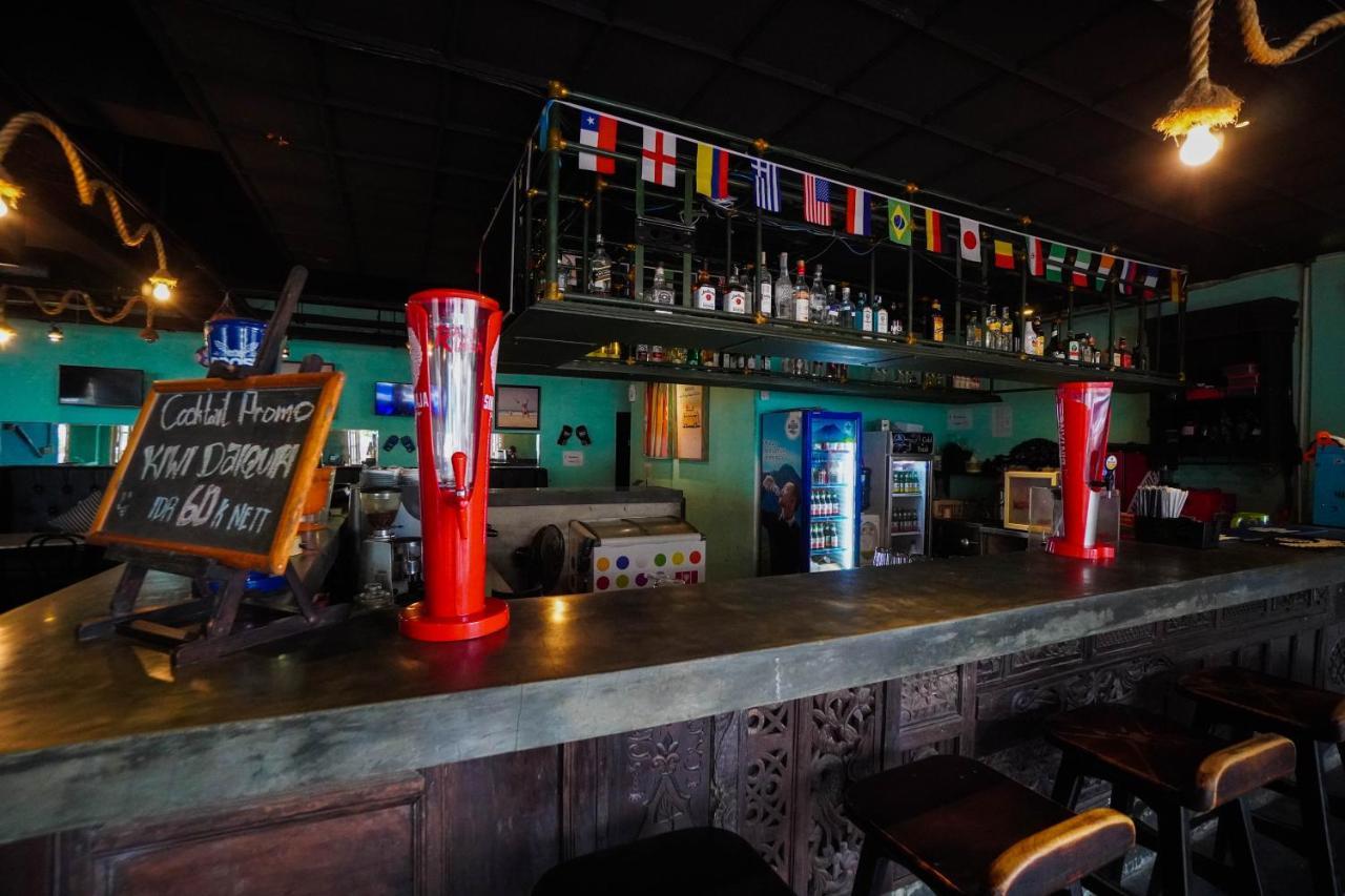 Furamaxclusive Ocean Beach Seminyak Bali Legian  Exterior photo A bar in Phnom Penh