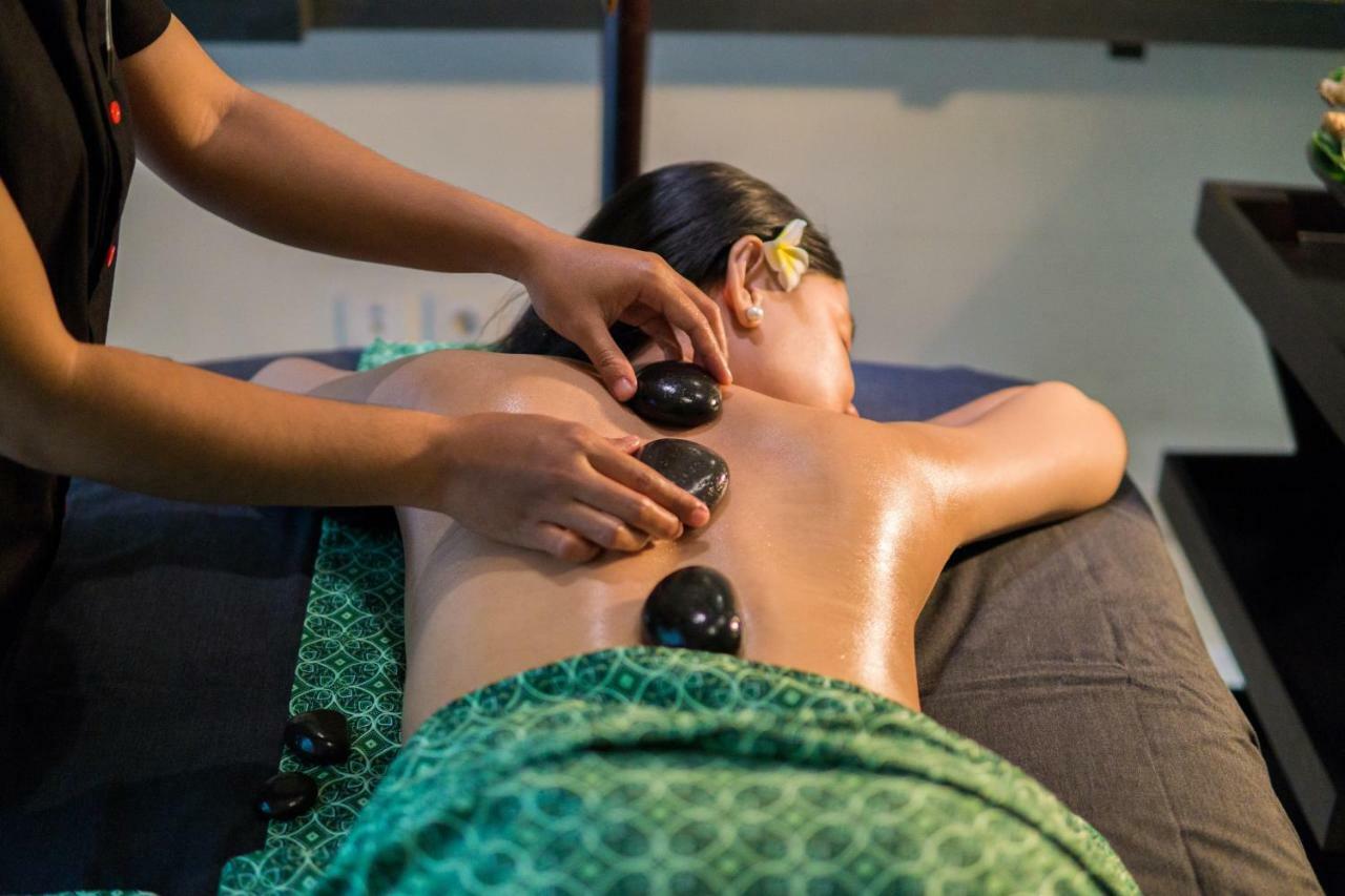 Furamaxclusive Ocean Beach Seminyak Bali Legian  Exterior photo Hot stone massage